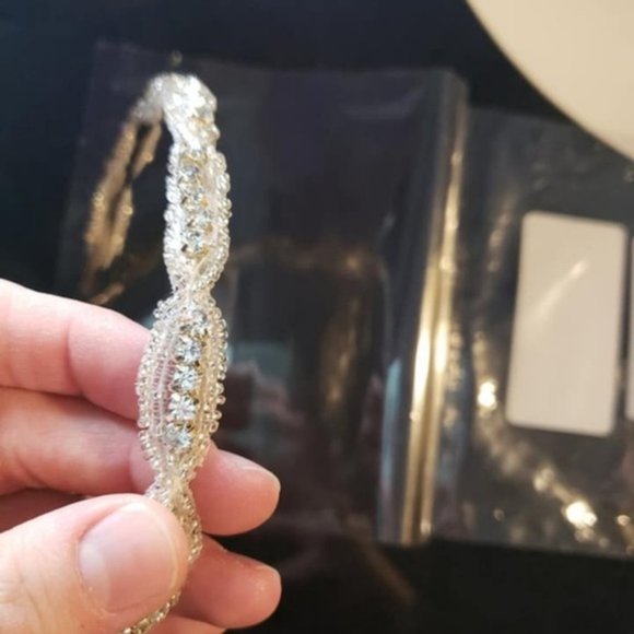 J Picone ,Juliette Sliver Bridal Head Piece beaded - Picture 4 of 6